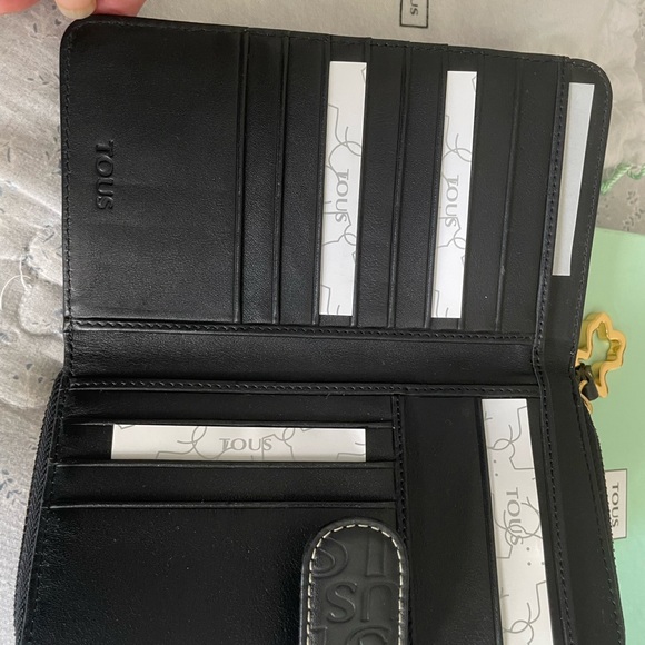Authentic TOUS Learner Embossed Wallet, New Mint in Box & Dust Bag. - Picture 6 of 8
